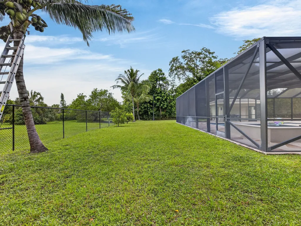 6077 NW 71st Terrace Parkland FL 33067