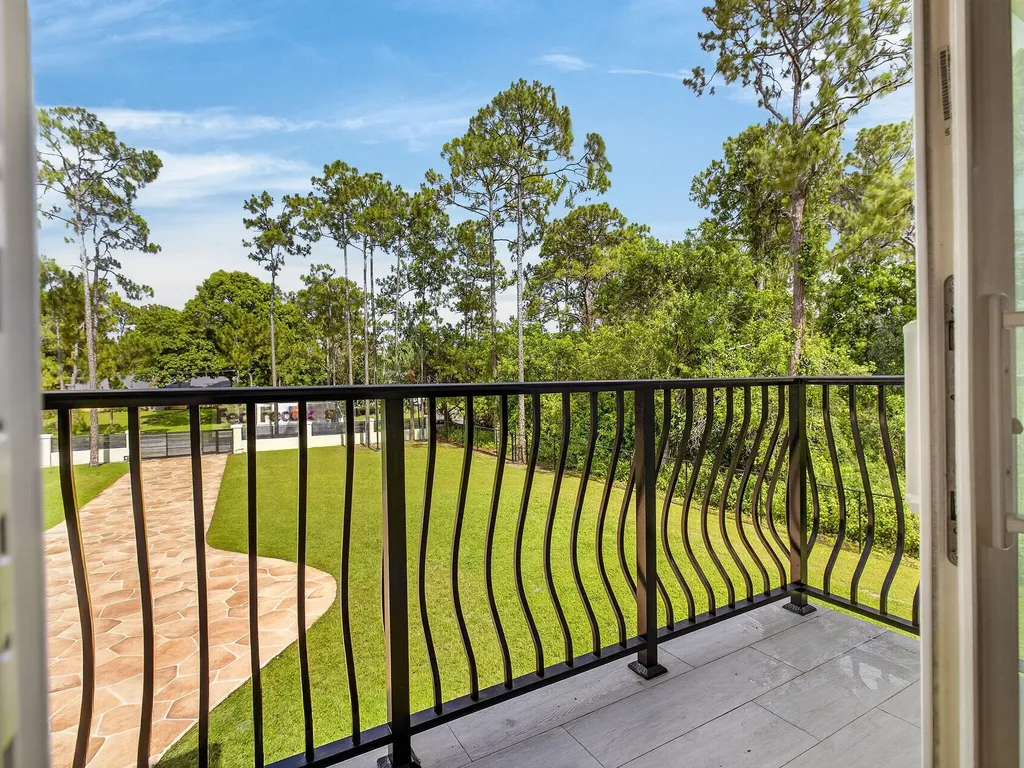 6077 NW 71st Terrace Parkland FL 33067