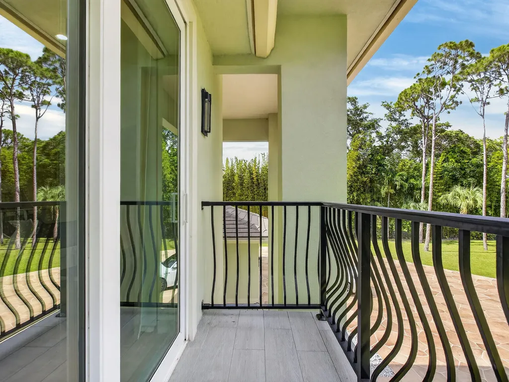 6077 NW 71st Terrace Parkland FL 33067