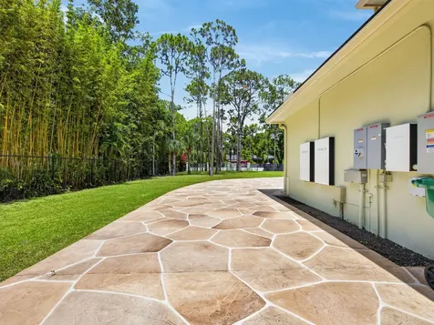 6077 NW 71st Terrace Parkland FL 33067