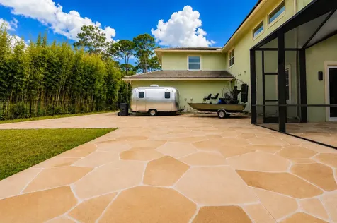 6077 NW 71st Terrace Parkland FL 33067