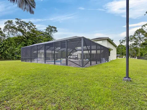 6077 NW 71st Terrace Parkland FL 33067