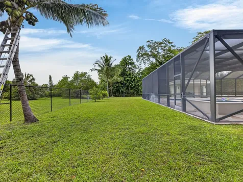 6077 NW 71st Terrace Parkland FL 33067