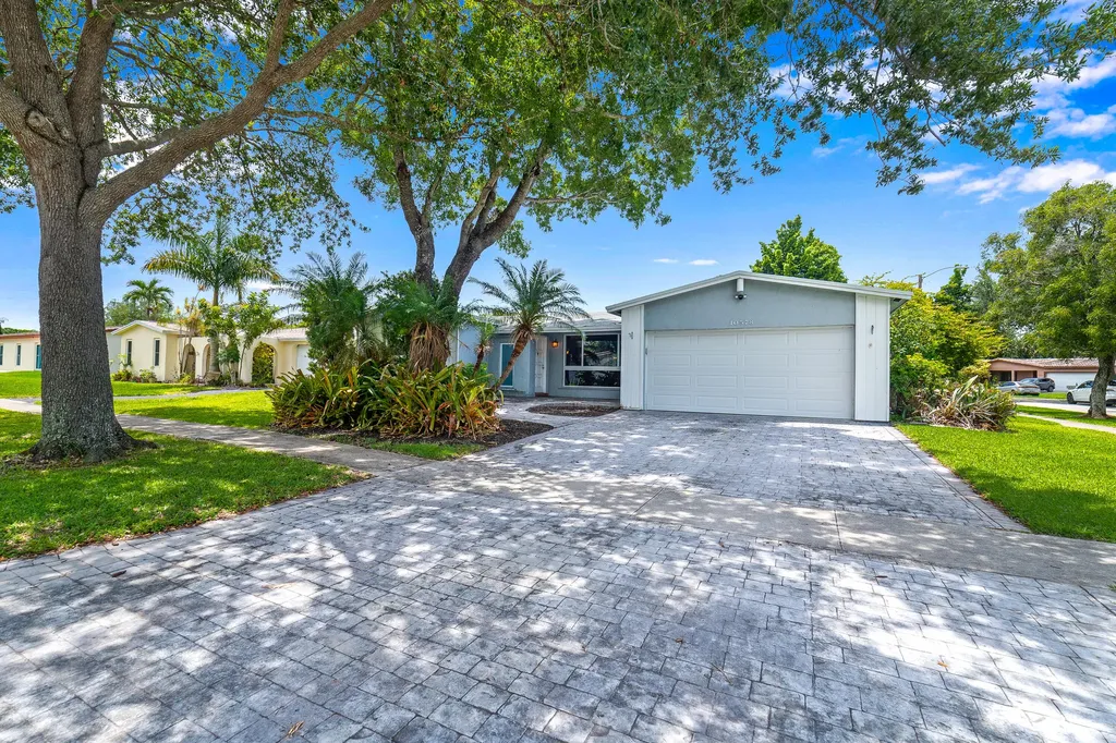 10578 NW 3 Street Plantation FL 33324