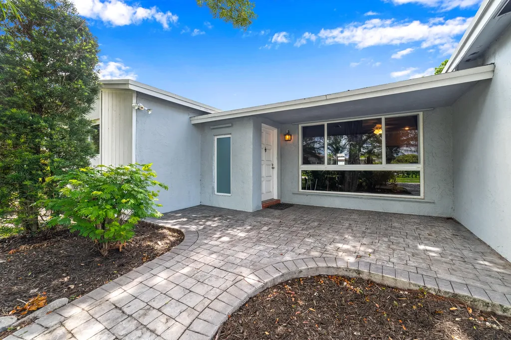 10578 NW 3 Street Plantation FL 33324