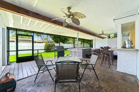 10578 NW 3 Street Plantation FL 33324