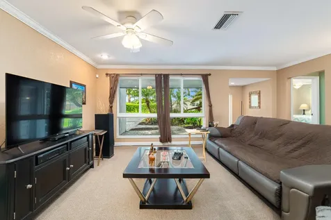 10578 NW 3 Street Plantation FL 33324