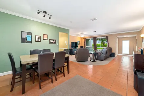 10578 NW 3 Street Plantation FL 33324