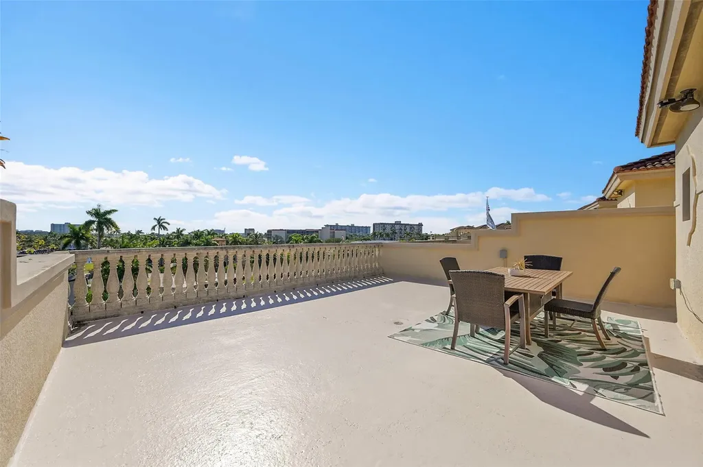 2254 SE 7th Street Pompano Beach FL 33062