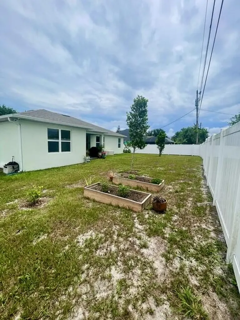 424 SW Ridgecrest Drive Port St Lucie FL 34953