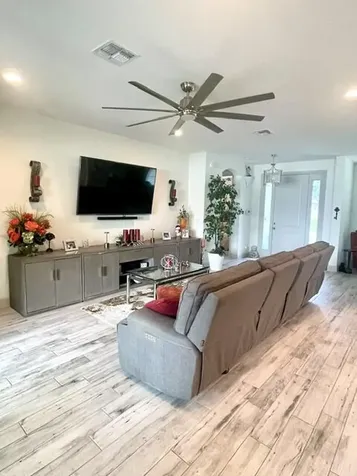 424 SW Ridgecrest Drive Port St Lucie FL 34953
