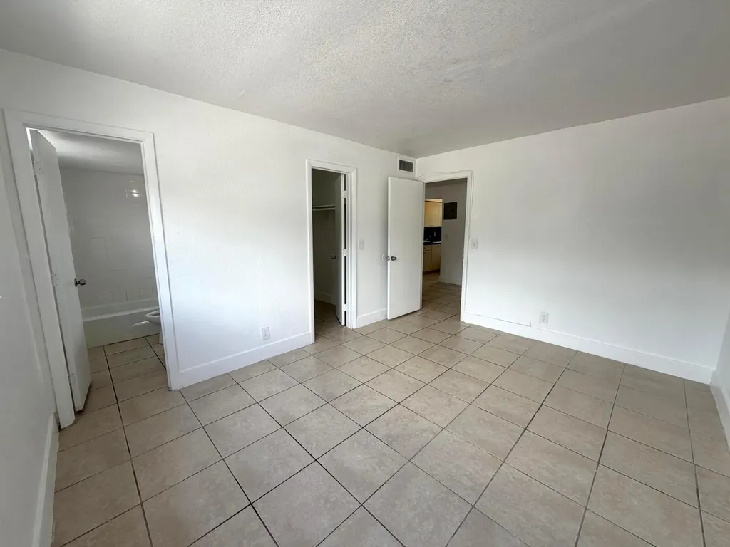 2127 Davie Boulevard Fort Lauderdale FL 33312