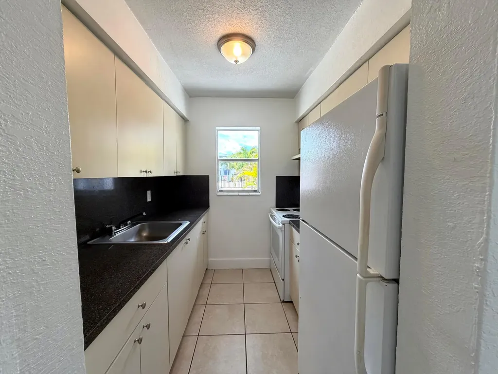 2127 Davie Boulevard Fort Lauderdale FL 33312