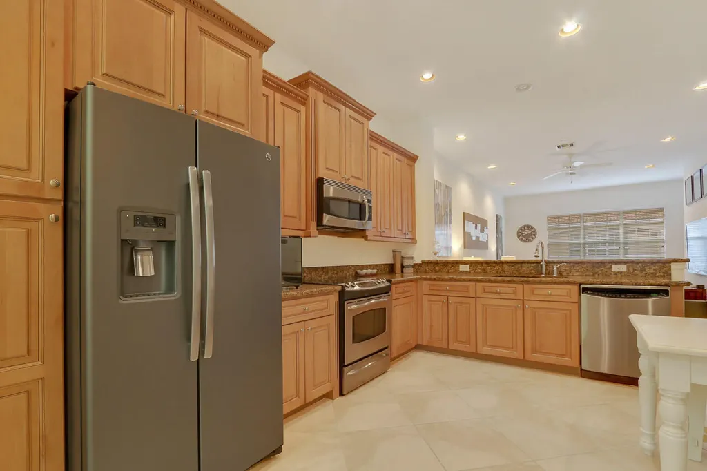 4711 Artesa Way E Palm Beach Gardens FL 33418