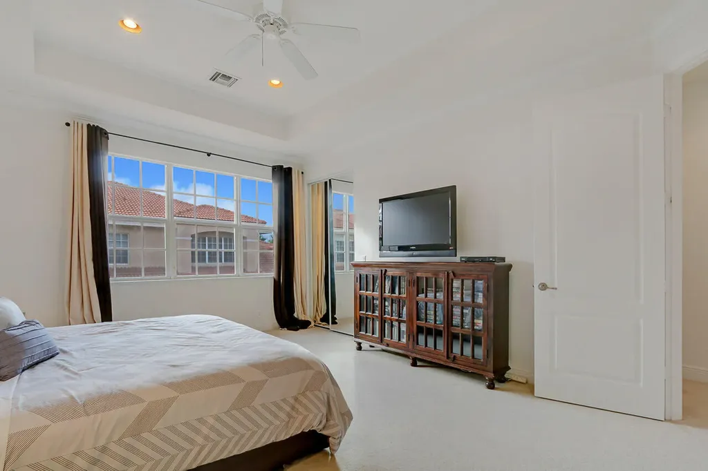 4711 Artesa Way E Palm Beach Gardens FL 33418