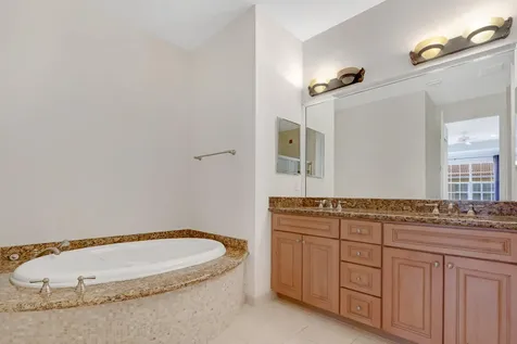 4711 Artesa Way E Palm Beach Gardens FL 33418