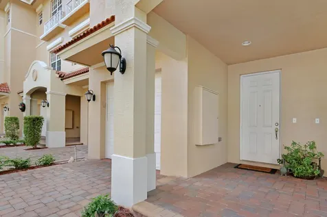 4711 Artesa Way E Palm Beach Gardens FL 33418