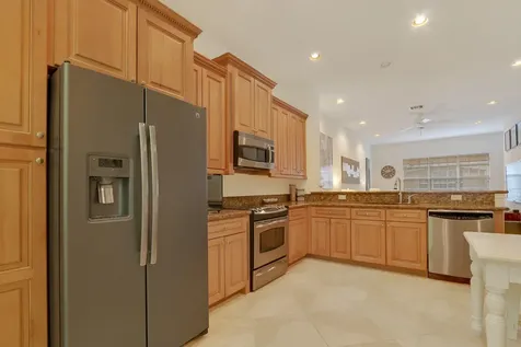 4711 Artesa Way E Palm Beach Gardens FL 33418