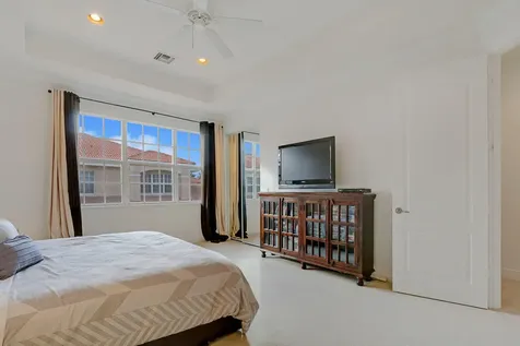 4711 Artesa Way E Palm Beach Gardens FL 33418