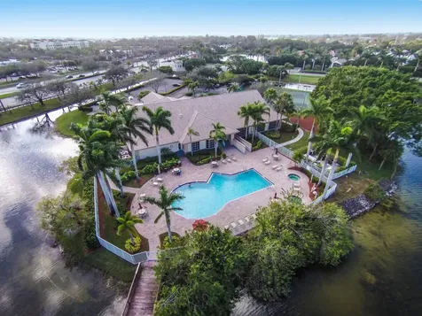 10752 Oak Bend Way Wellington FL 33414