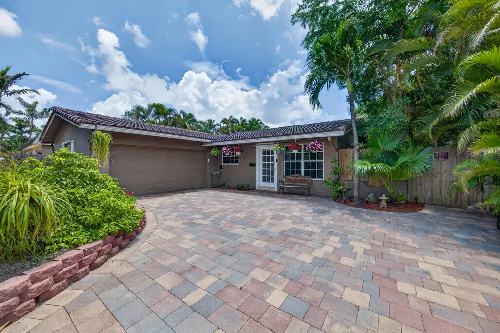 1540 NE 40th Street Oakland Park FL 33334