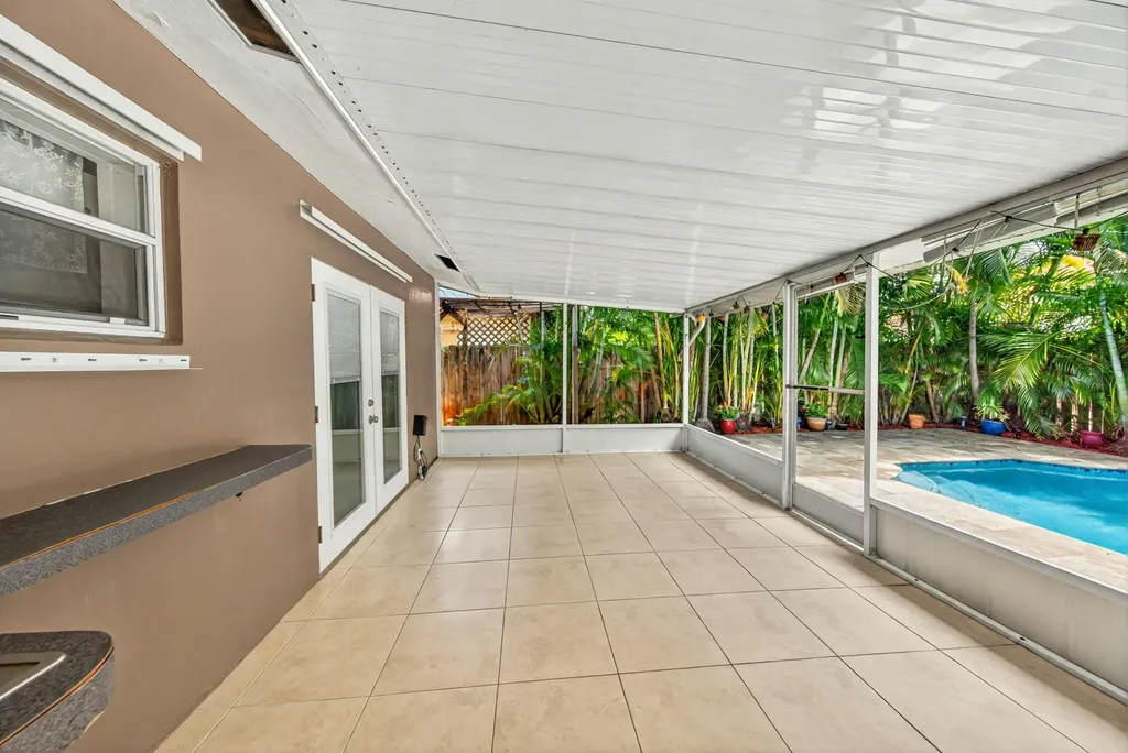 1540 NE 40th Street Oakland Park FL 33334