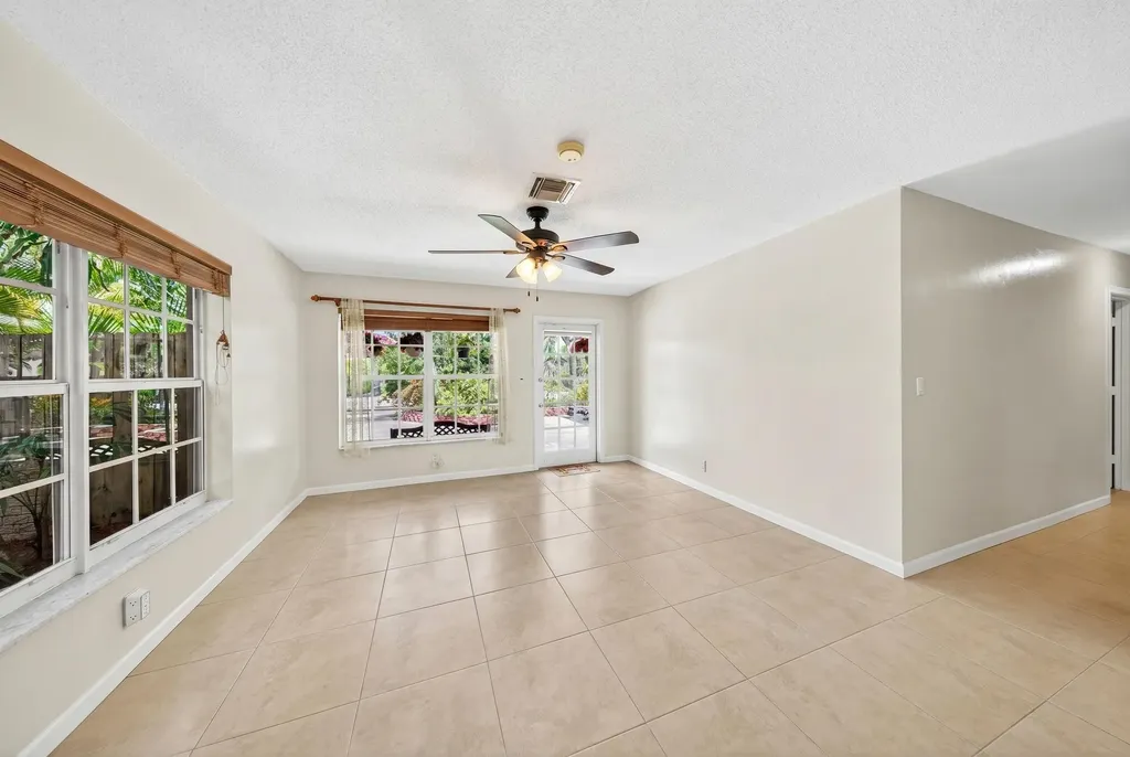 1540 NE 40th Street Oakland Park FL 33334