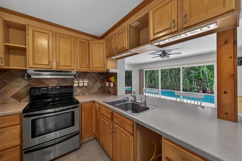 1540 NE 40th Street Oakland Park FL 33334
