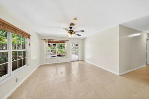 1540 NE 40th Street Oakland Park FL 33334