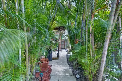 1540 NE 40th Street Oakland Park FL 33334