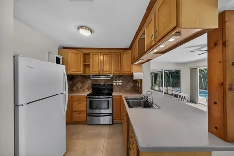 1540 NE 40th Street Oakland Park FL 33334