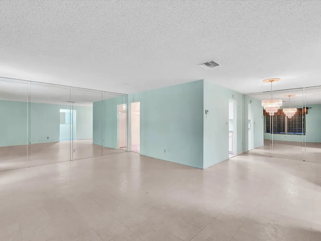 4514 NW 43rd Terrace Tamarac FL 33319