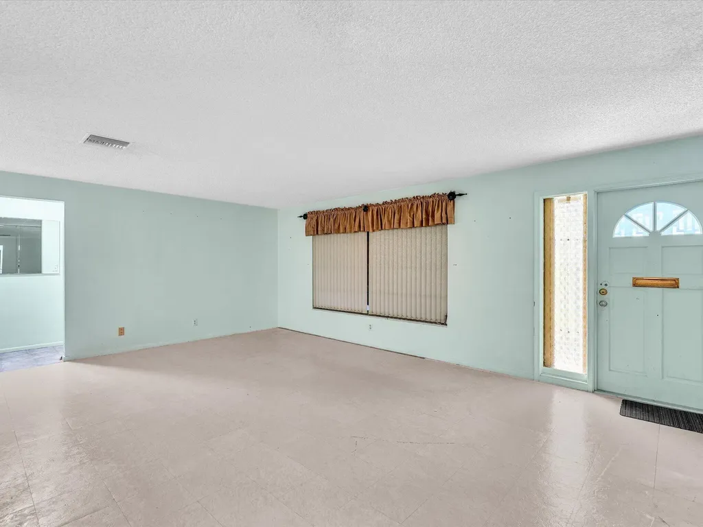 4514 NW 43rd Terrace Tamarac FL 33319