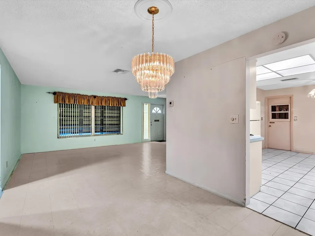 4514 NW 43rd Terrace Tamarac FL 33319