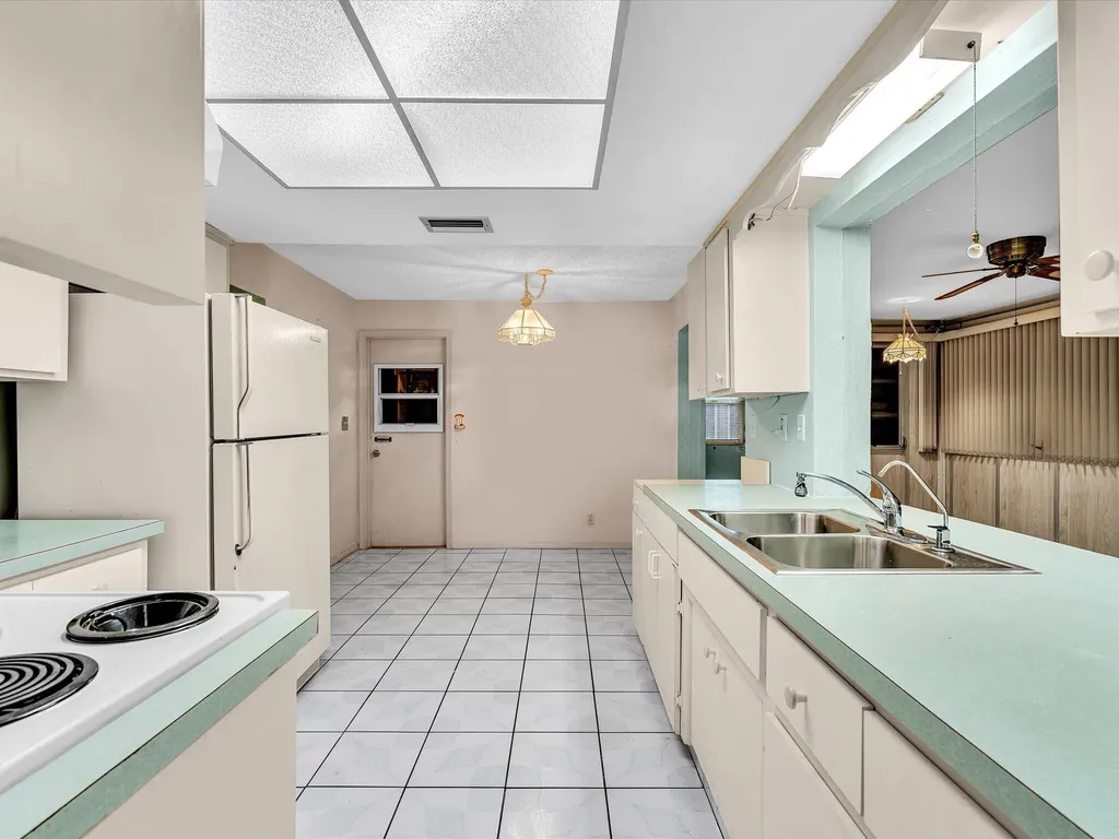 4514 NW 43rd Terrace Tamarac FL 33319