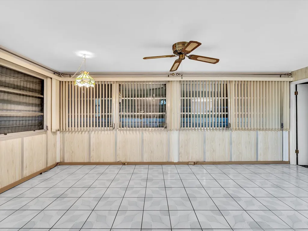 4514 NW 43rd Terrace Tamarac FL 33319