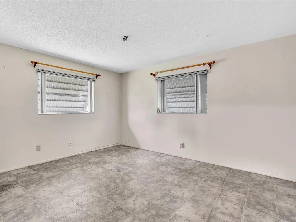 4514 NW 43rd Terrace Tamarac FL 33319