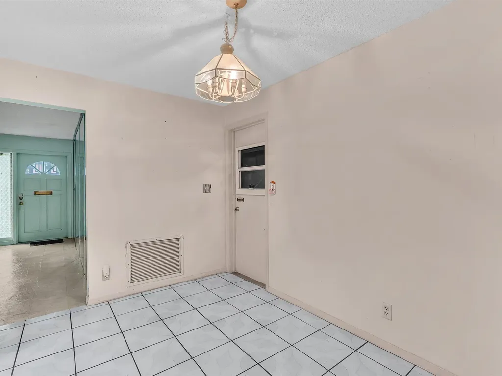 4514 NW 43rd Terrace Tamarac FL 33319