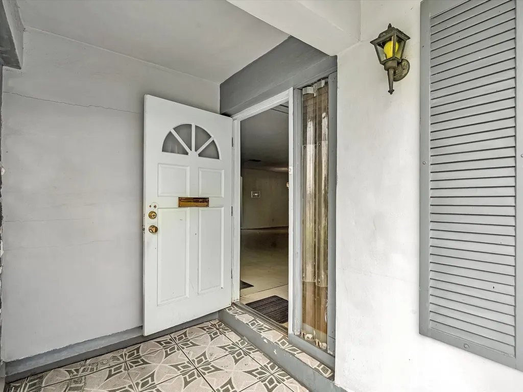 4514 NW 43rd Terrace Tamarac FL 33319