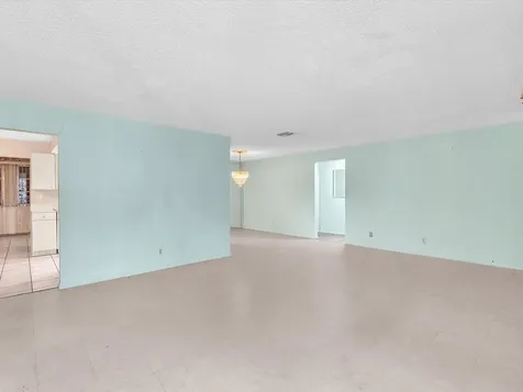 4514 NW 43rd Terrace Tamarac FL 33319