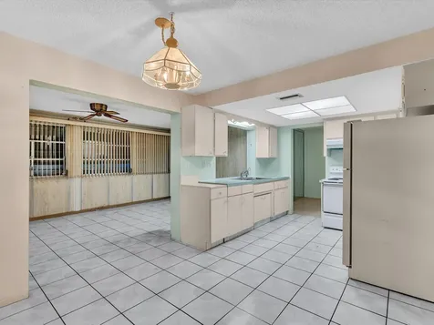 4514 NW 43rd Terrace Tamarac FL 33319