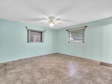 4514 NW 43rd Terrace Tamarac FL 33319