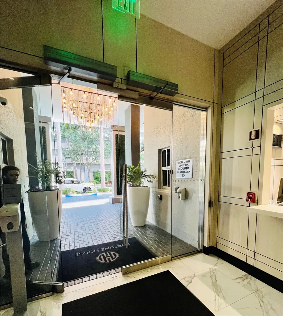 185 SE 14th Terrace SE Miami FL 33131