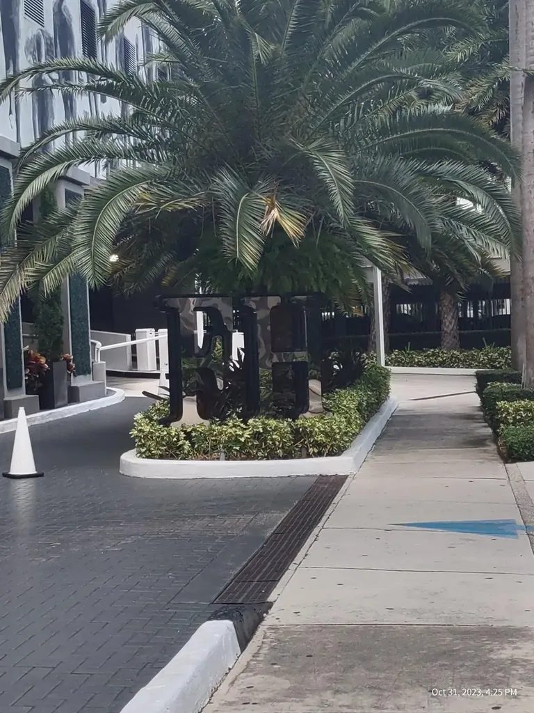 185 SE 14th Terrace SE Miami FL 33131