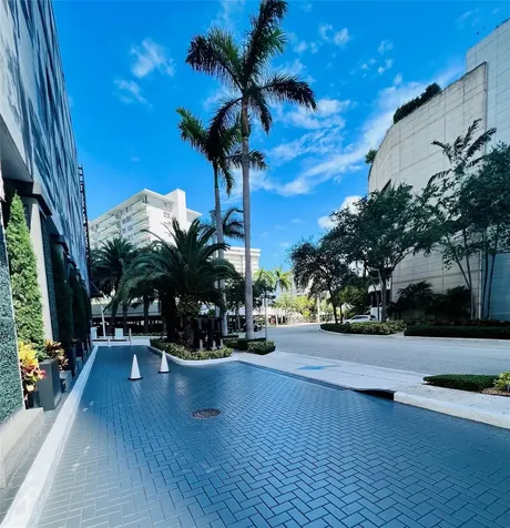 185 SE 14th Terrace SE Miami FL 33131