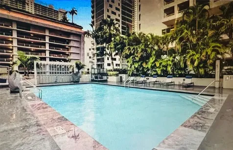 185 SE 14th Terrace SE Miami FL 33131
