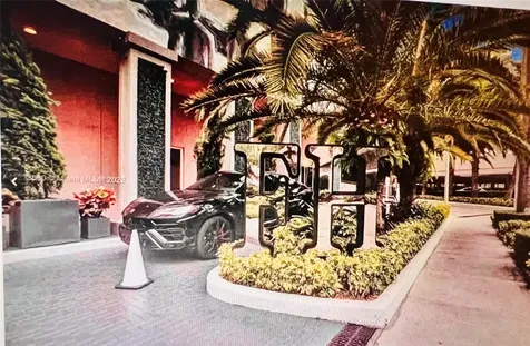 185 SE 14th Terrace SE Miami FL 33131