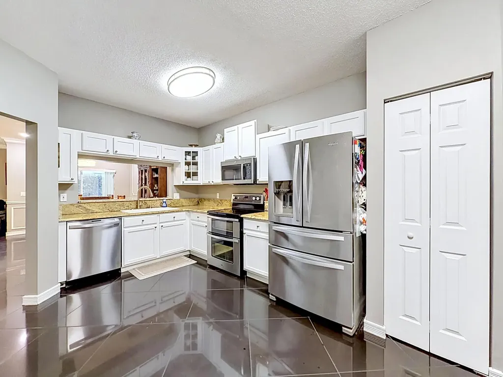 8279 Via Leonessa Drive Boca Raton FL 33433