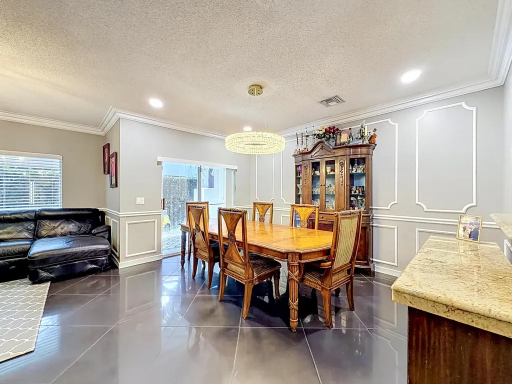 8279 Via Leonessa Drive Boca Raton FL 33433
