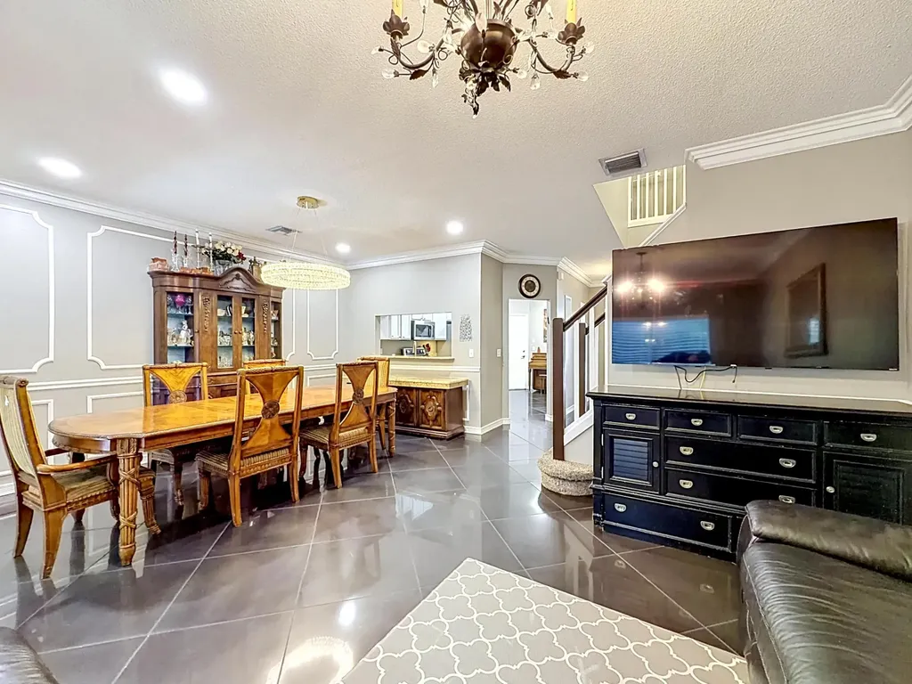 8279 Via Leonessa Drive Boca Raton FL 33433